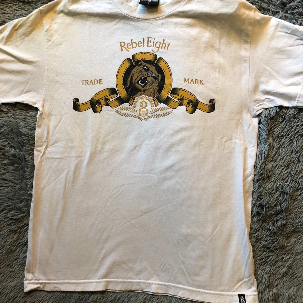 Rebel Eight MGM Classic Lion Shirt Size Large
